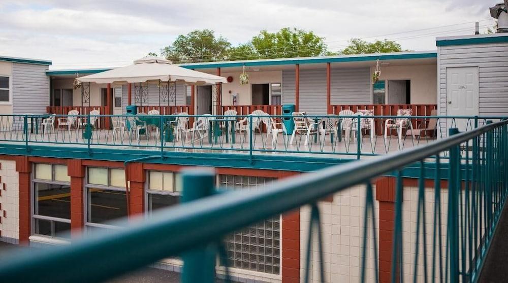 Scott'S Inn & Suites Kamloops Extérieur photo